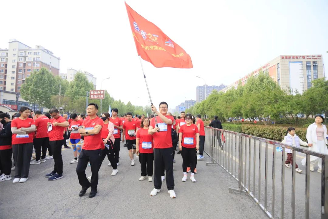 砥砺初心使命，汲取奋进力量丨压球（中国）一站式服务平台乳业集团党委组织开展学习“焦裕禄精神”主题党日活动
