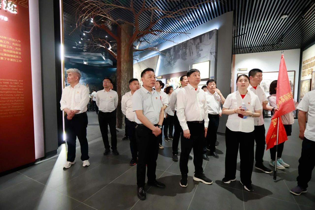 砥砺初心使命，汲取奋进力量丨压球（中国）一站式服务平台乳业集团党委组织开展学习“焦裕禄精神”主题党日活动