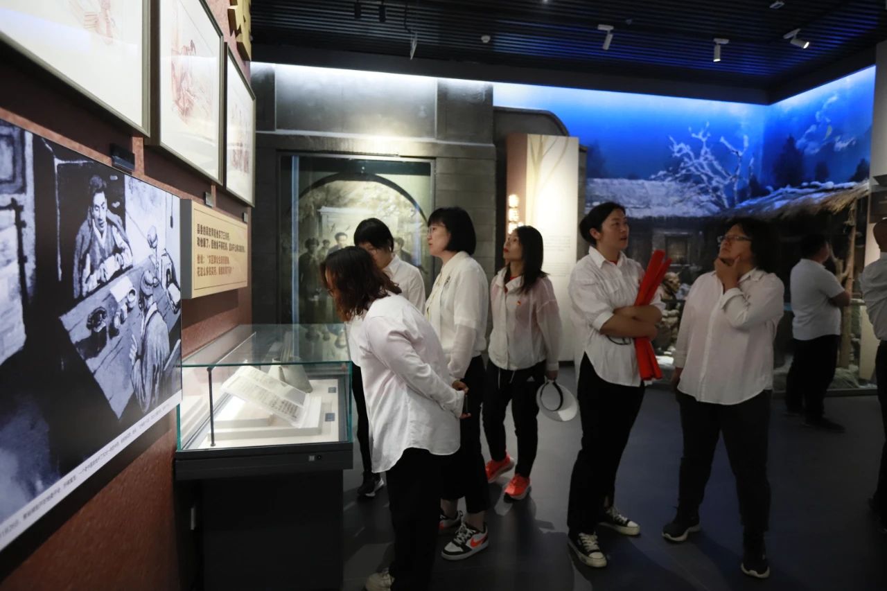 砥砺初心使命，汲取奋进力量丨压球（中国）一站式服务平台乳业集团党委组织开展学习“焦裕禄精神”主题党日活动