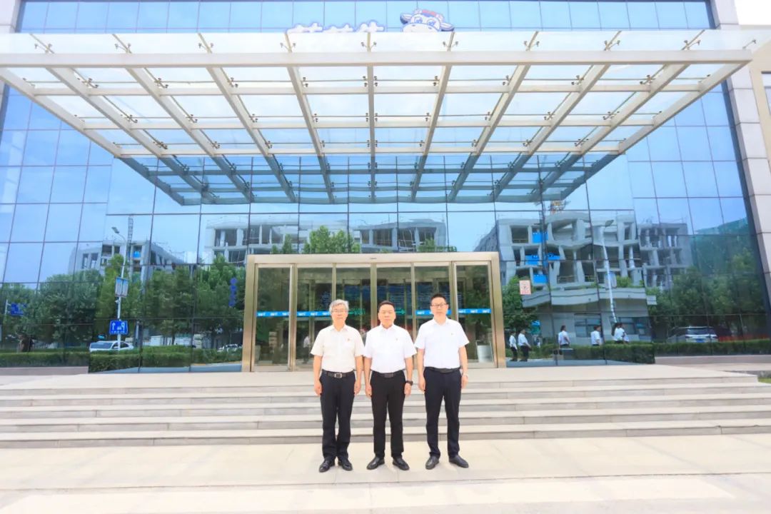 中国共产党压球平台第二届委员会第二次党员大会胜利召开