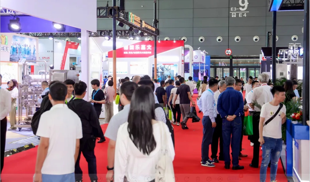 压球（中国）一站式服务平台乳业集团党委书记、董事长唐洪峰一行参加中国乳制品工业协会第三十次年会暨2024中国（国际）乳业技术博览会