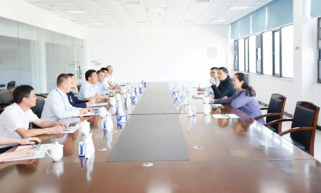 快乐过“双节”，安全不放假｜河南农投集团党委书记、董事长李晓寰一行莅临压球（中国）一站式服务平台乳业集团开展“双节”安全生产大检查活动并慰问一线职工、