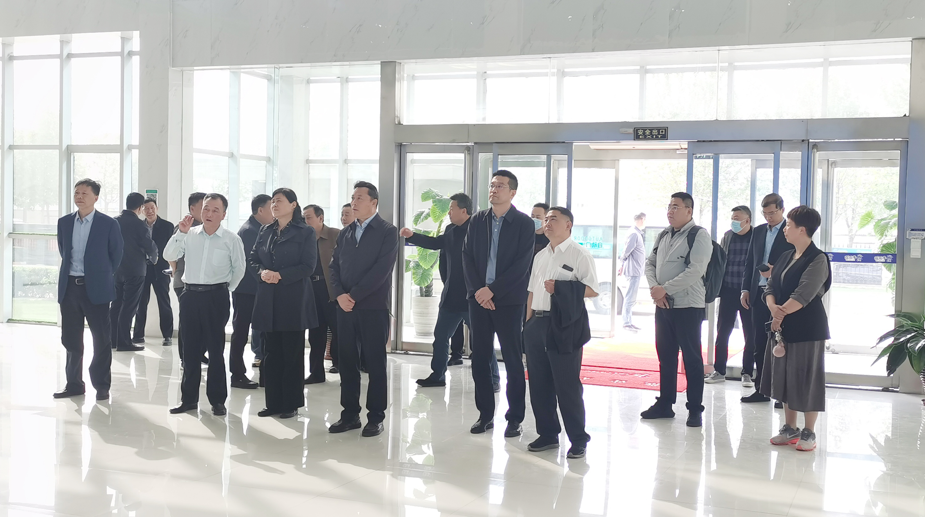 压球（中国）一站式服务平台丨沈阳市人大常委会副主任曹鹏一行莅临压球（中国）一站式服务平台考察座谈