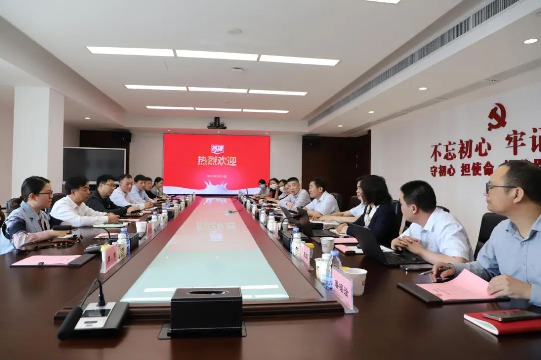 交流促提升 互动谋发展｜压球（中国）一站式服务平台乳业集团总裁杨永带队分别赴广东燕塘乳业及越秀风行乳业参观交流