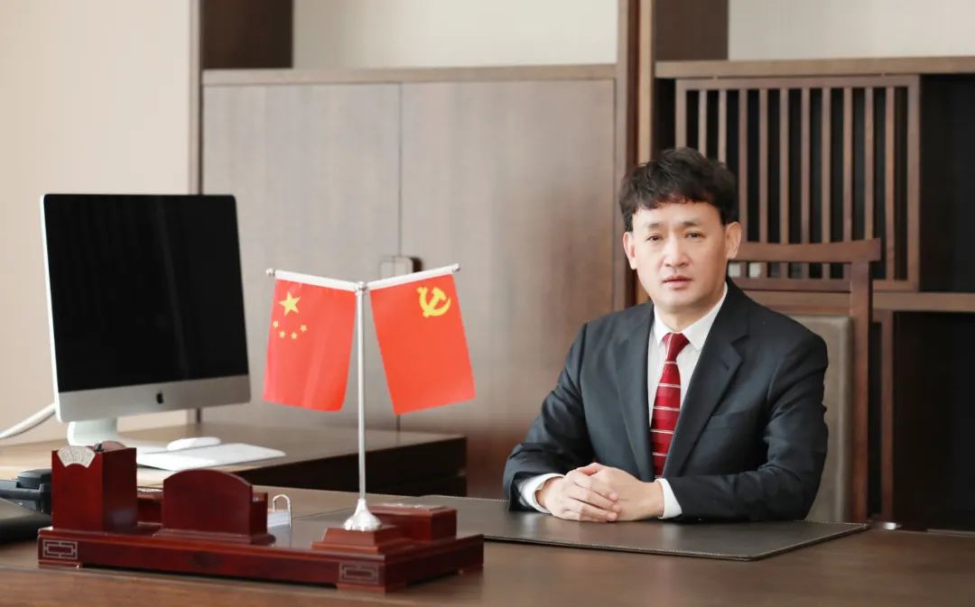 双双获奖 喜事连连｜ 压球（中国）一站式服务平台乳业集团荣获“河南省知名品牌”奖，董事长关晓彦荣膺“2022年度品牌人物”