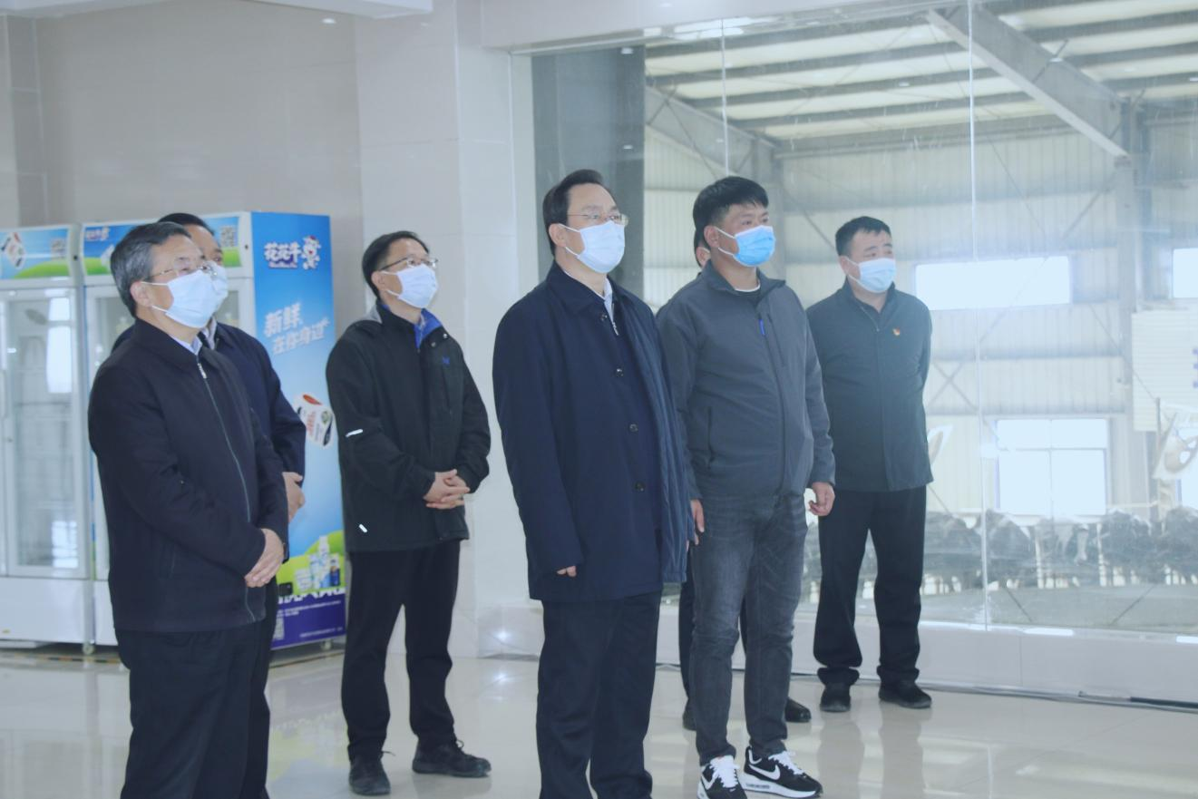 河南省人大常委会党组书记、副主任孔昌生莅临压球（中国）一站式服务平台鲁山瑞亚牧场参观调研