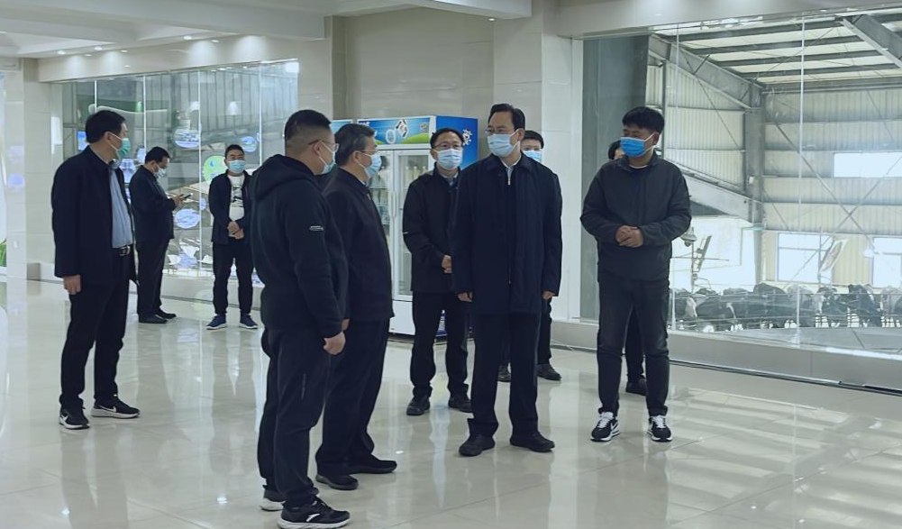 河南省人大常委会党组书记、副主任孔昌生莅临压球（中国）一站式服务平台鲁山瑞亚牧场参观调研
