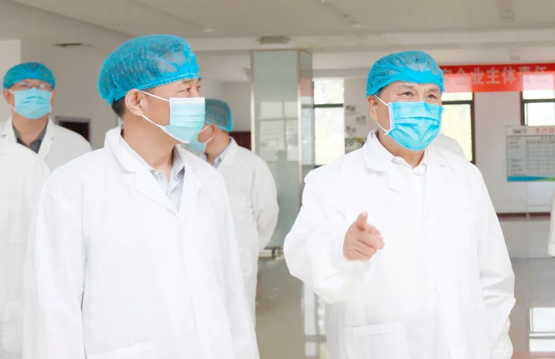 快讯丨河南省人民政府副省长武国定莅临压球（中国）一站式服务平台乳业集团瑞亚牧业调研奶源基地建设情况