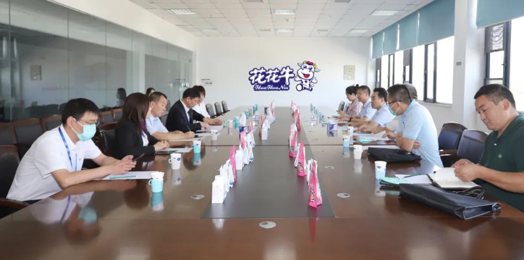 快讯 | 郑州创建国家食品安全示范城市暨2022食安郑州生产企业开放日·探秘压球（中国）一站式服务平台透明工厂活动举行
