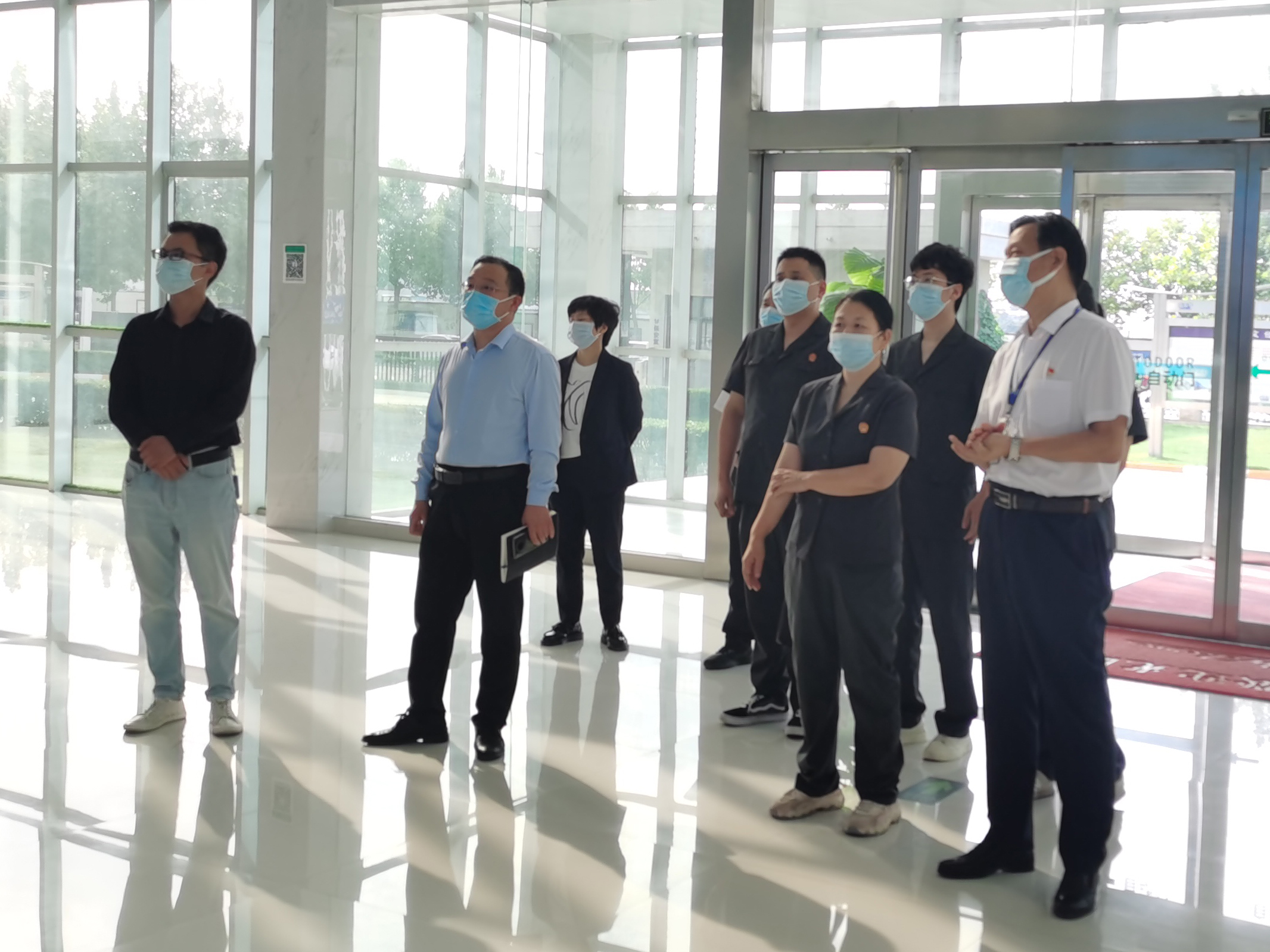 压球（中国）一站式服务平台 | 郑州市管城区法院知产审判服务企业座谈会在压球（中国）一站式服务平台乳业集团召开