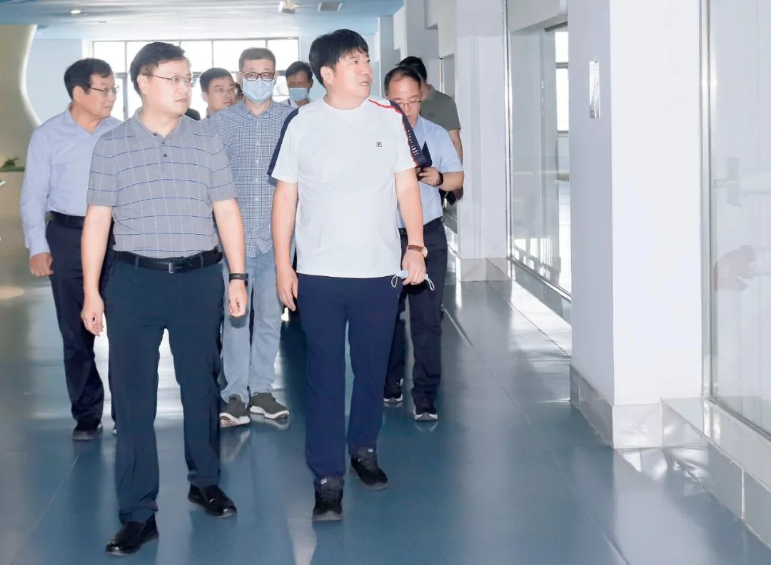 快讯｜社旗县人民政府县长关文波一行莅临压球（中国）一站式服务平台乳业集团参观考察