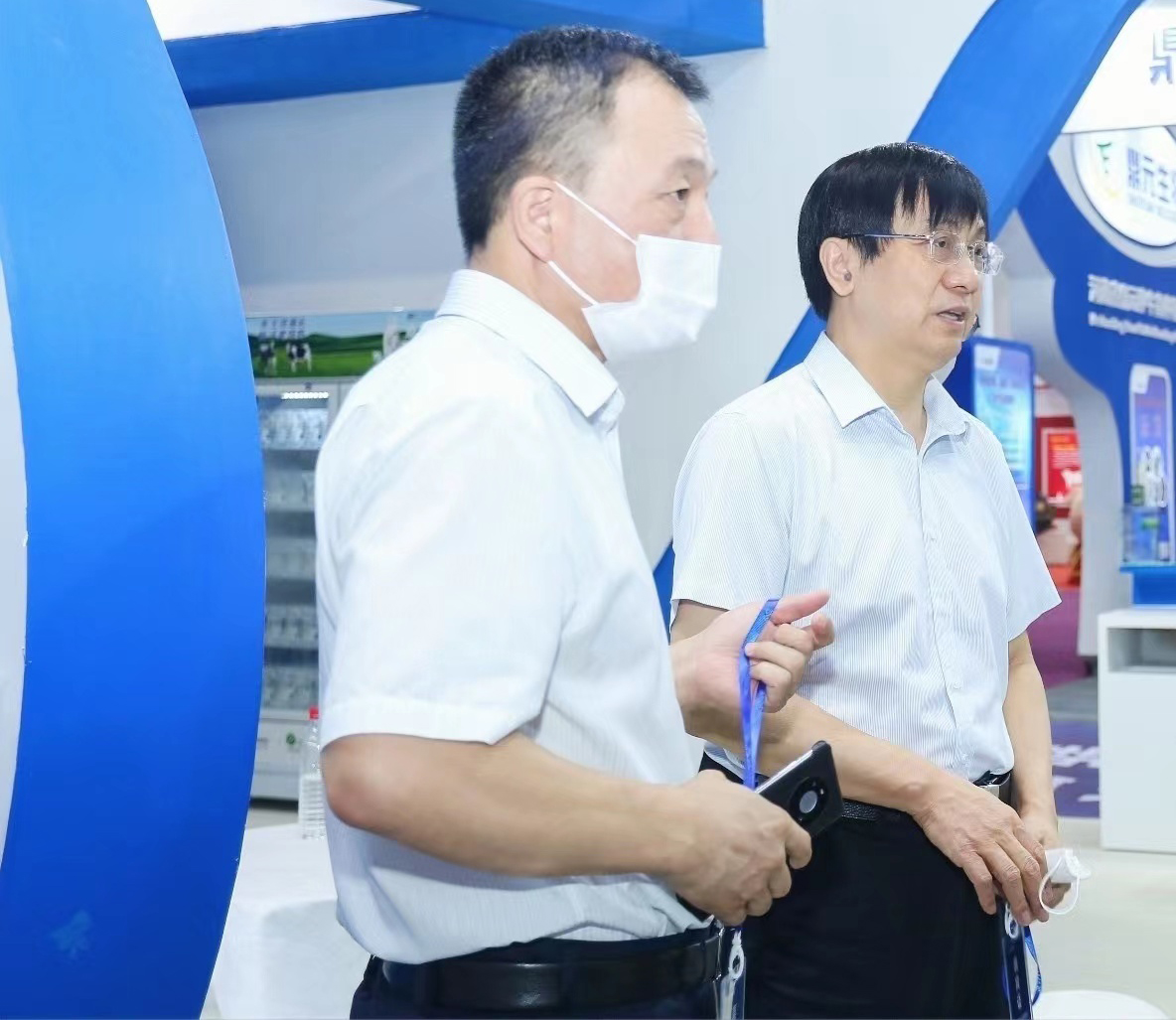 压球（中国）一站式服务平台 | 第34届中原畜牧业交易博览会开幕河南省人民政府副省长武国定莅临压球（中国）一站式服务平台展台参观