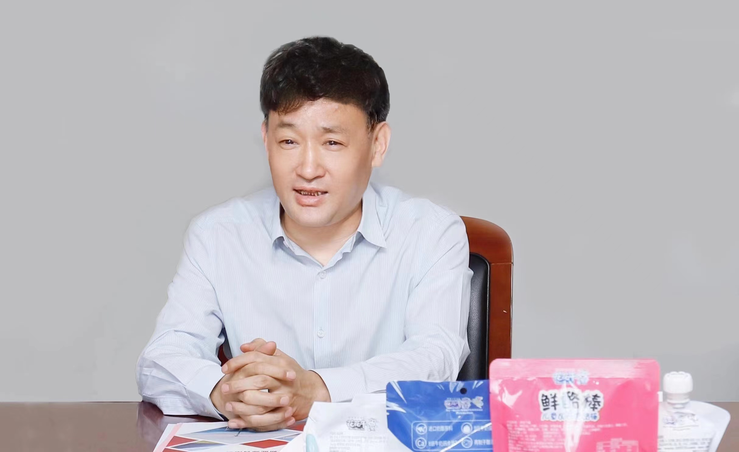 压球（中国）一站式服务平台乳业集团与国电河南新能源有限公司举行光伏项目合作开发签约仪式