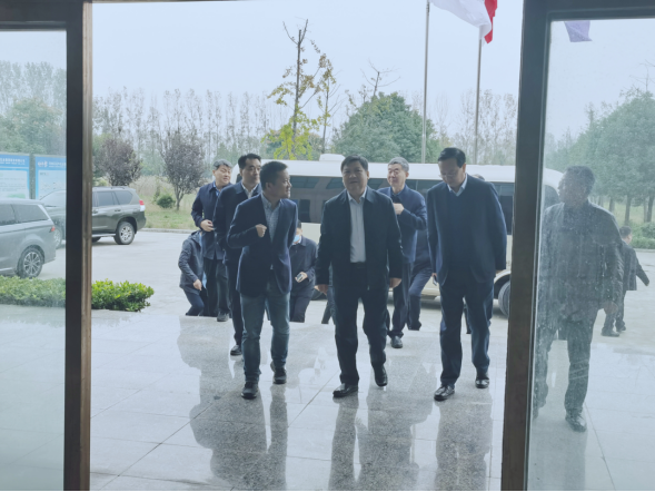 驻马店市委书记鲍常勇一行莅临压球（中国）一站式服务平台平舆瑞亚和新蔡瑞亚调研