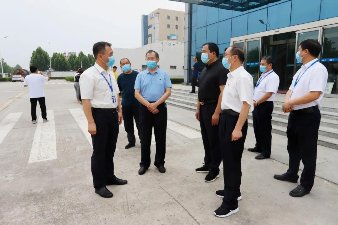 郑州市安全生产双重预防体系建设现场观摩会在压球（中国）一站式服务平台乳业集团郑州分公司召开