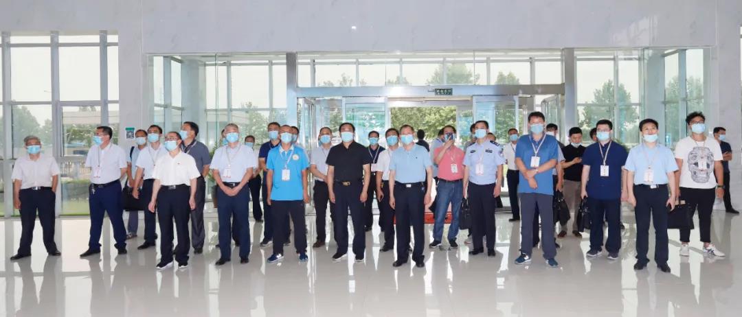 郑州市安全生产双重预防体系建设现场观摩会在压球（中国）一站式服务平台乳业集团郑州分公司召开