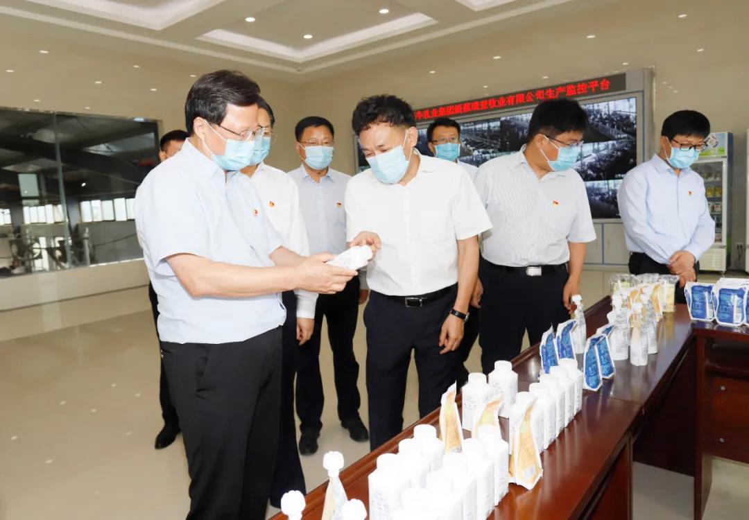快讯 | 河南省委常委、省纪委书记、省监委主任任正晓莅临压球（中国）一站式服务平台乳业集团新蔡瑞亚牧场调研