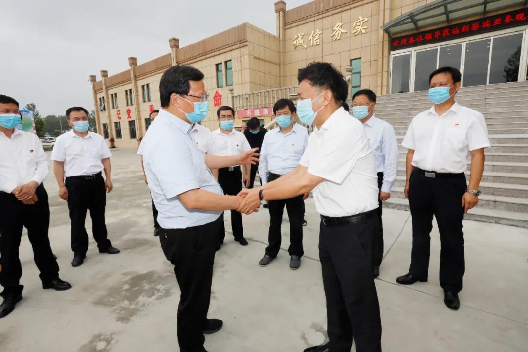 快讯 | 河南省委常委、省纪委书记、省监委主任任正晓莅临压球（中国）一站式服务平台乳业集团新蔡瑞亚牧场调研
