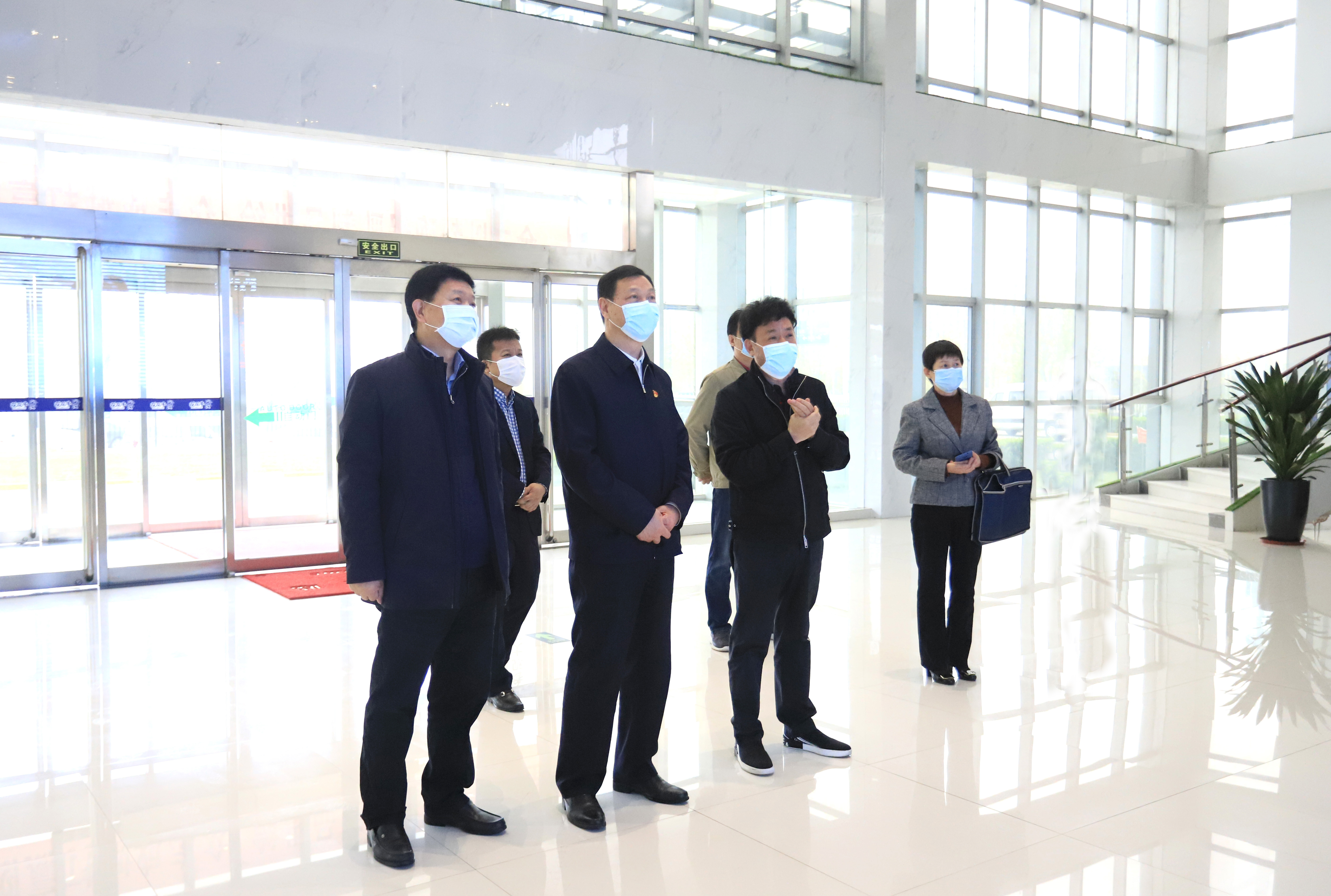 河南省委农办主任、农业农村厅厅长申延平一行调研河南压球（中国）一站式服务平台乳业集团