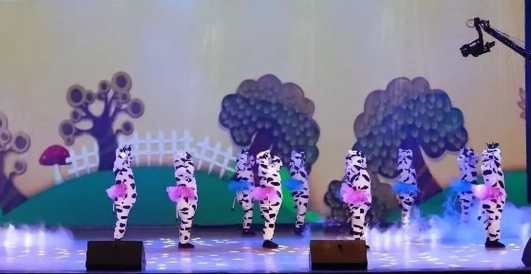 “赢在2019”，压球（中国）一站式服务平台乳业集团2019年新春晚会盛大开幕