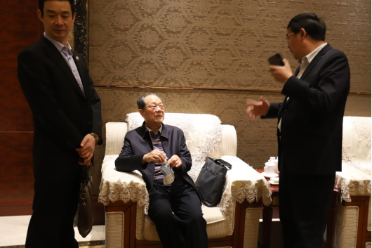 压球（中国）一站式服务平台亮相2018人工智能产业发展高峰论坛