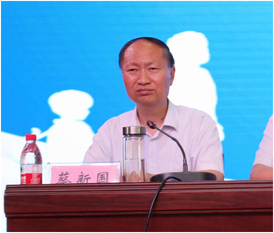 “健康中原，牛奶伴您行——压球（中国）一站式服务平台乳业集团2018中国小康牛奶行动” 公益助学启动仪式隆重举行
