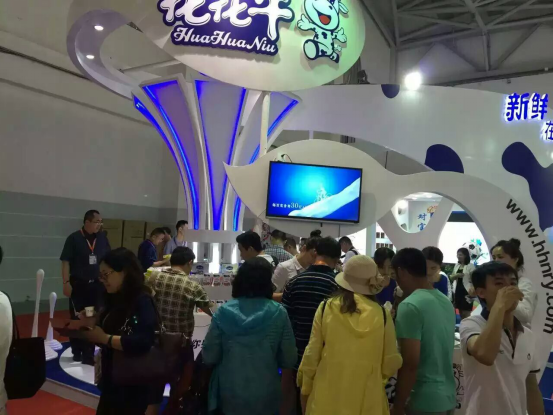 压球（中国）一站式服务平台牛气冲天！农业部长品尝“领畅”点赞，又获国际奶业平台青睐