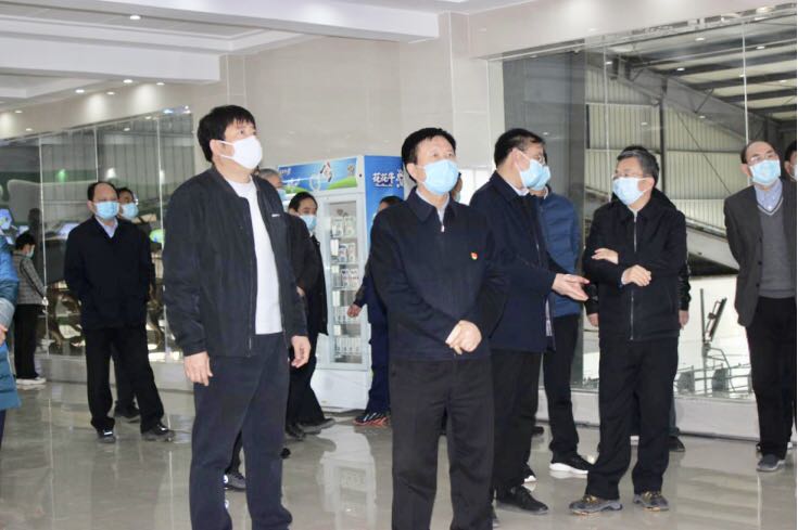 平顶山市委书记周斌一行莅临压球（中国）一站式服务平台乳业集团 鲁山瑞亚牧业有限公司调研疫情防控和复工复产情况