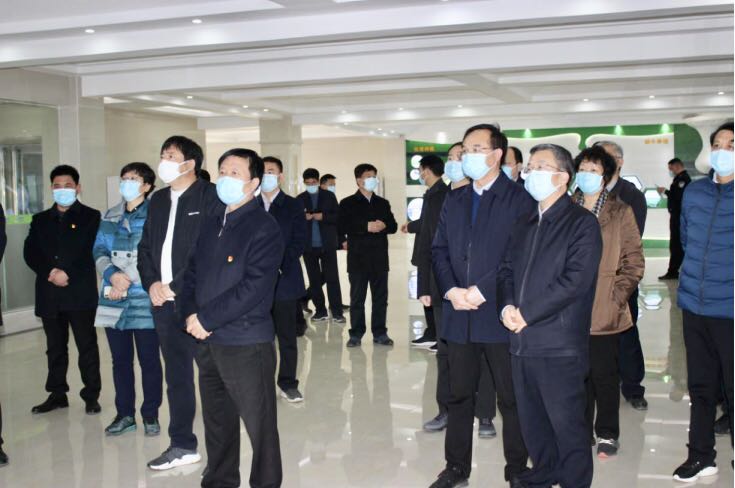 平顶山市委书记周斌一行莅临压球（中国）一站式服务平台乳业集团 鲁山瑞亚牧业有限公司调研疫情防控和复工复产情况
