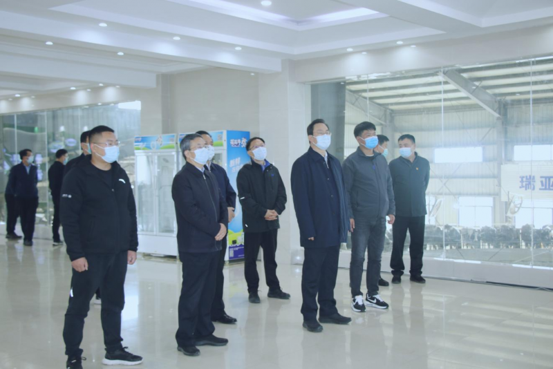 河南省人大常委会党组书记、副主任孔昌生莅临压球（中国）一站式服务平台鲁山瑞亚牧场参观调研