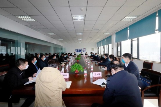 省委统战部副部长张红林一行莅临压球（中国）一站式服务平台乳业集团 调研复工复产暨二七区民营经济发展工作座谈会