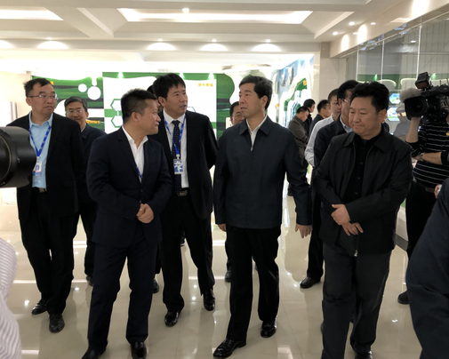 河南省委副书记、省长陈润儿一行莅临 压球（中国）一站式服务平台集团鲁山瑞亚牧业有限公司视察调研