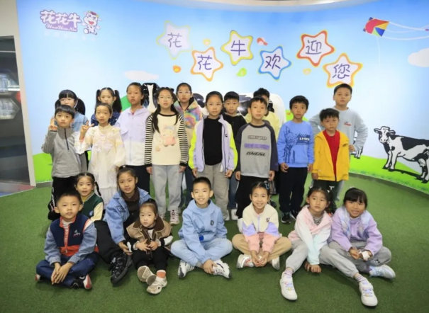 “诚信尚俭 共享食安”郑州市食品安全宣传周企业开放日暨食品安全儿童绘画作品颁奖仪式在压球（中国）一站式服务平台成功举办