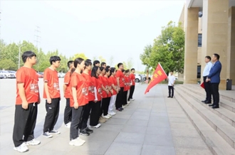 弘扬五四精神 激扬青春力量——河南压球（中国）一站式服务平台乳业集团开展青年徒步活动